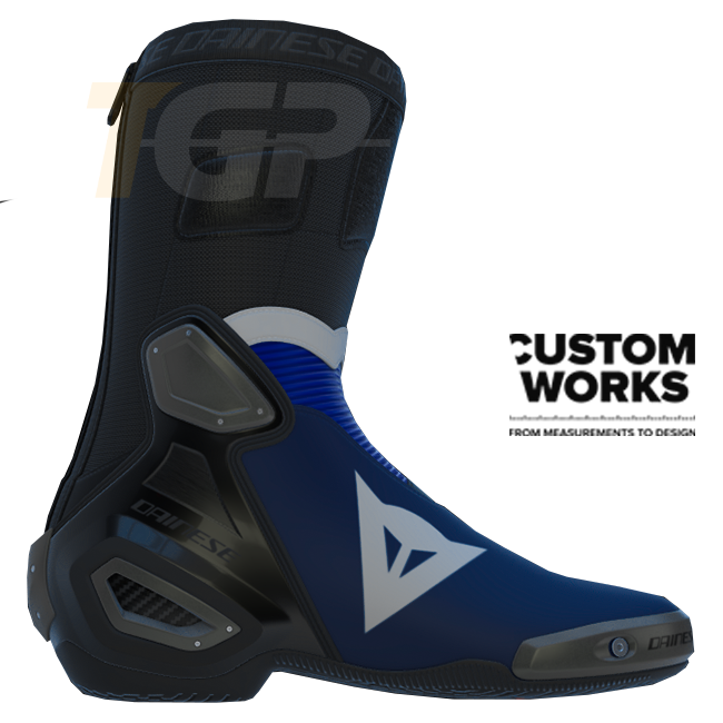 Botas de moto de carreras y calle Dainese Axial 2 Racing Prima Pramac Yamaha MotoGP Replica | Hombre | Morado / Azul Yamaha / Blanco | Custom Works 