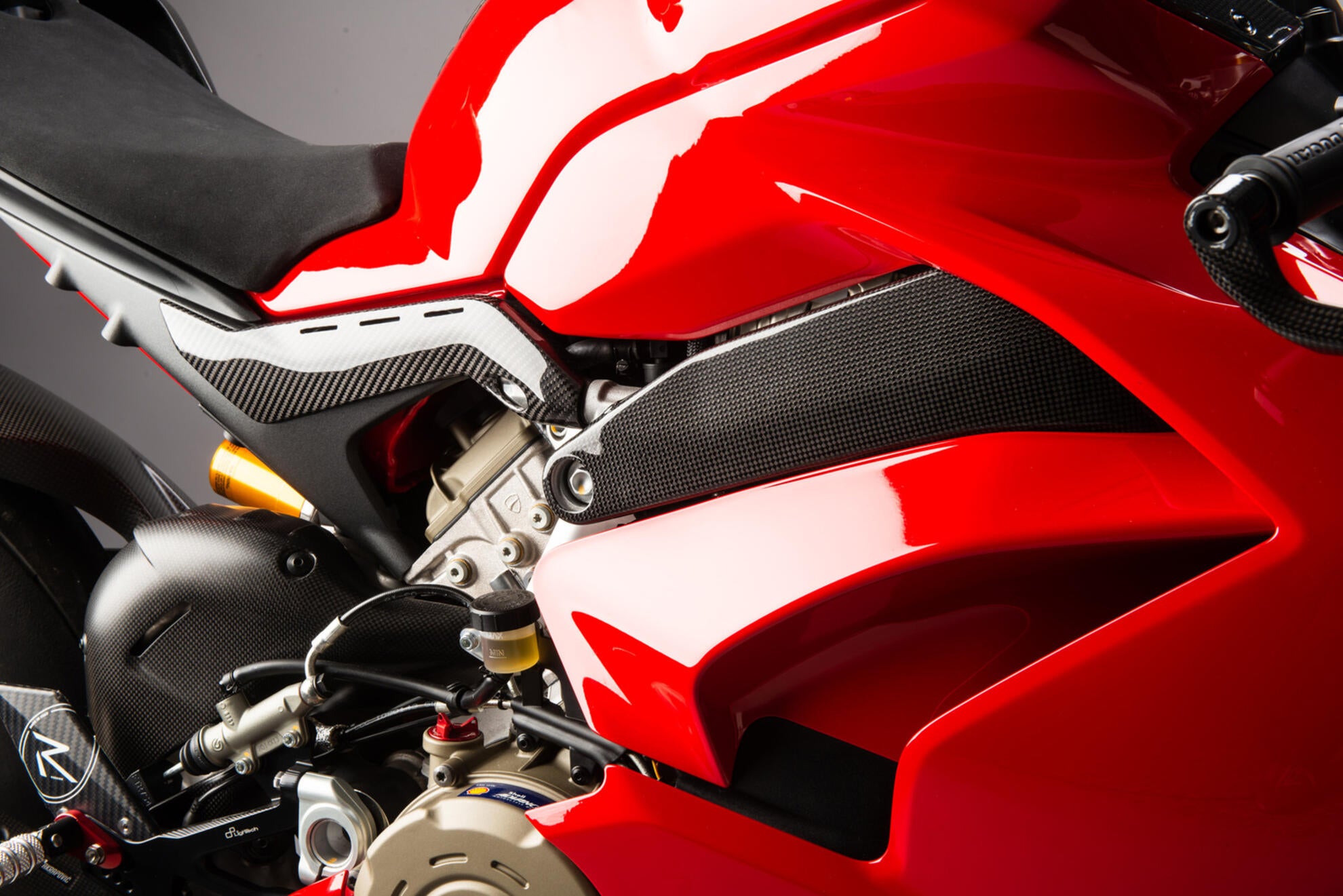 Cubierta del bastidor trasero de carbono LighTech Ducati Panigale V4/S/R (18-24) CARD0880 