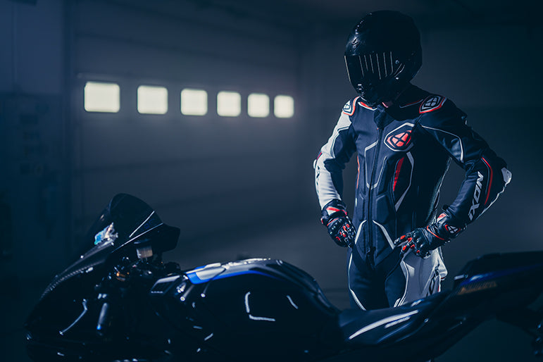 IXON Demonio mono Mono de cuero – Mono de carreras perforado | Hombre | Rojo/Negro/Blanco 