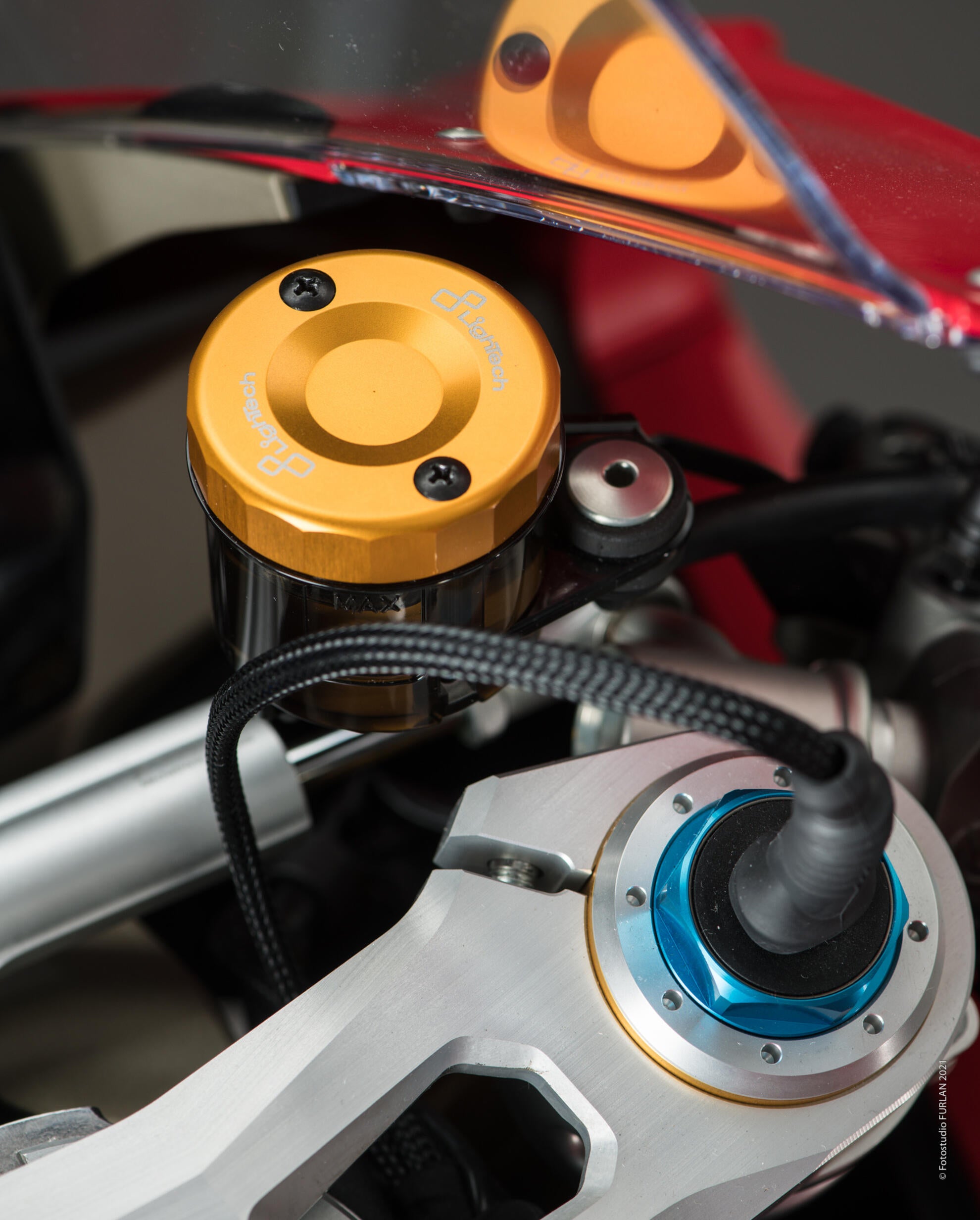 Tapa del depósito de expansión delantero LighTech Ducati Panigale V2 955 (20-24) FBC04 