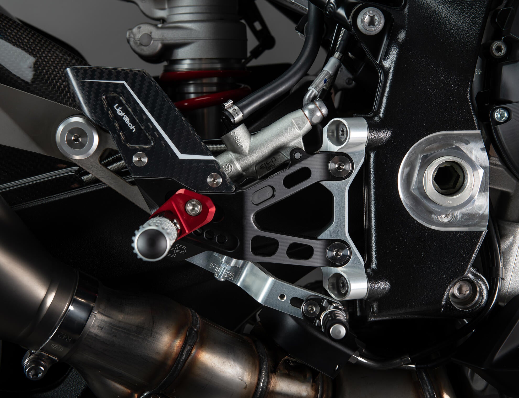 Juego de estriberas R LighTech BMW S1000RR K67 (19-26) FTRBM007R 