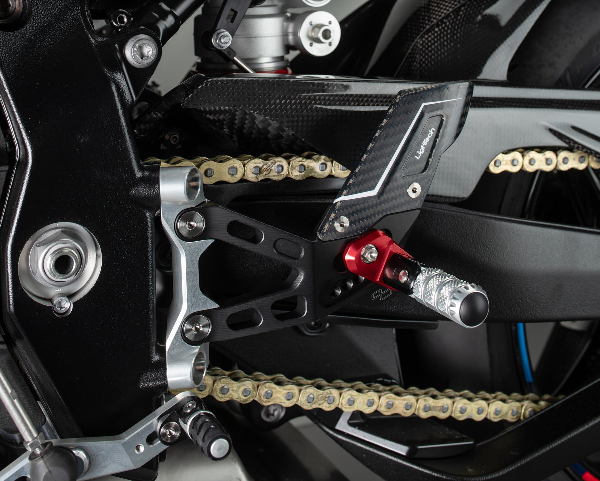 Juego de estriberas R LighTech BMW S1000RR K67 (19-26) FTRBM007R 