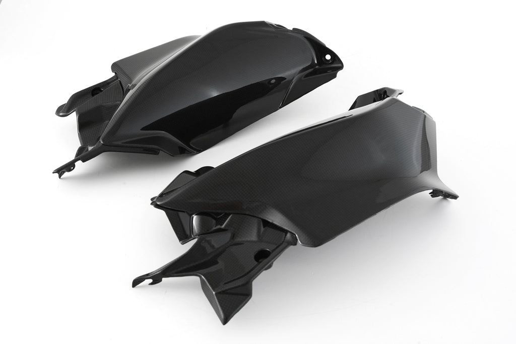 Componentes internos de la cubierta lateral de carbono Fullsix Ducati Panigale V4/S (2025) 