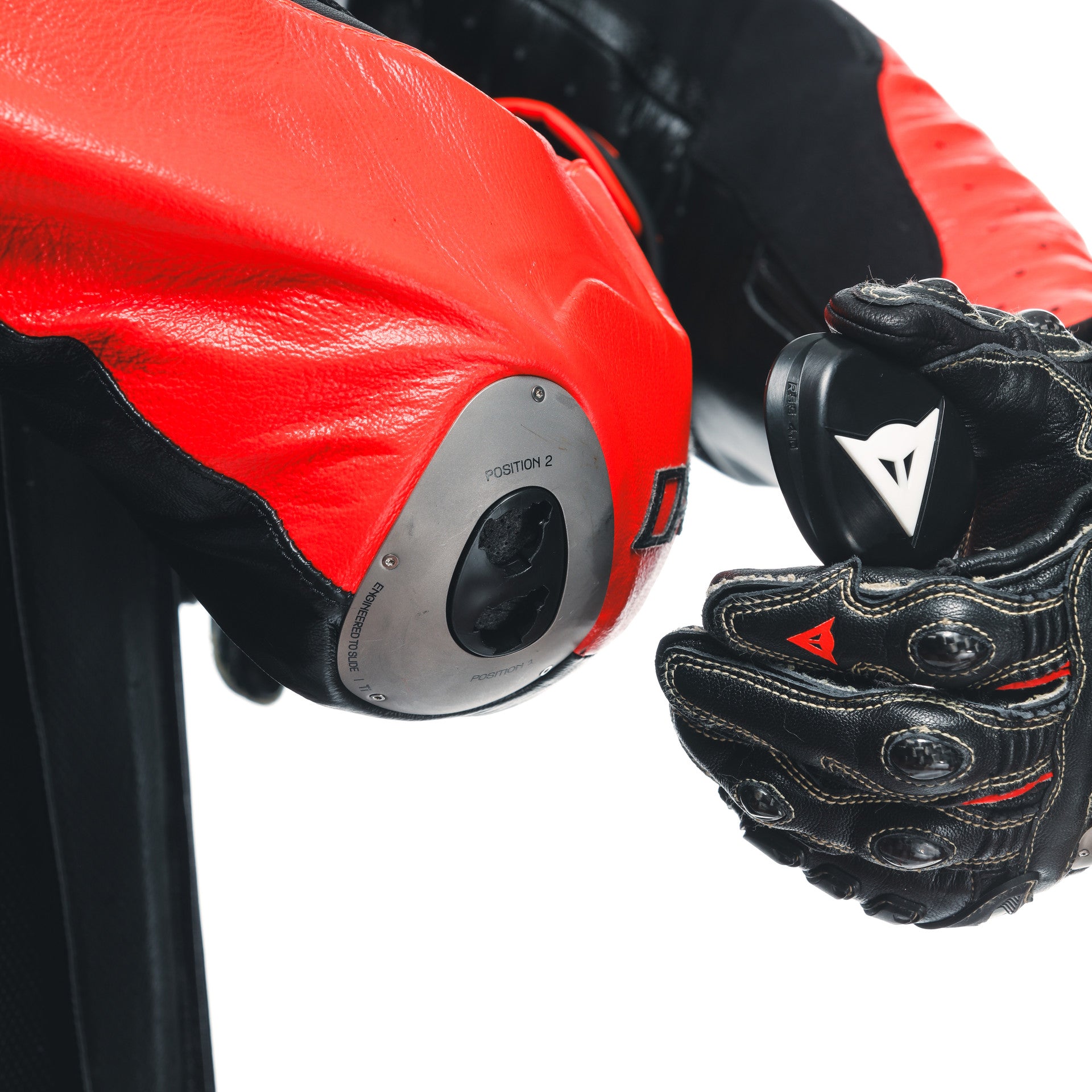 Dainese Mugello 3 D-AIR® Mono de cuero con airbag perforado – Traje de carrera | Hombre | Negro/Rojo 