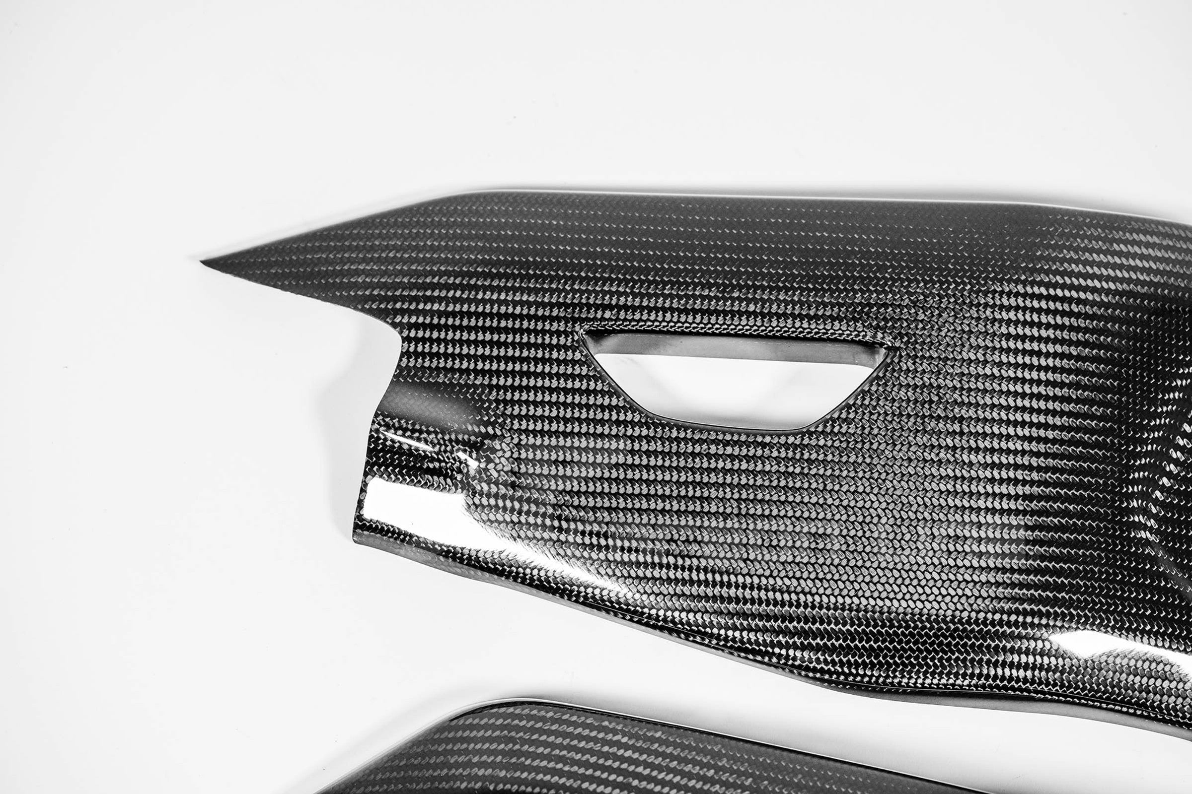 Cubrebasculantes 200 g AP Carbon Line Yamaha YZF-R1/M RN32, RN49 y RN65 (15-26) 