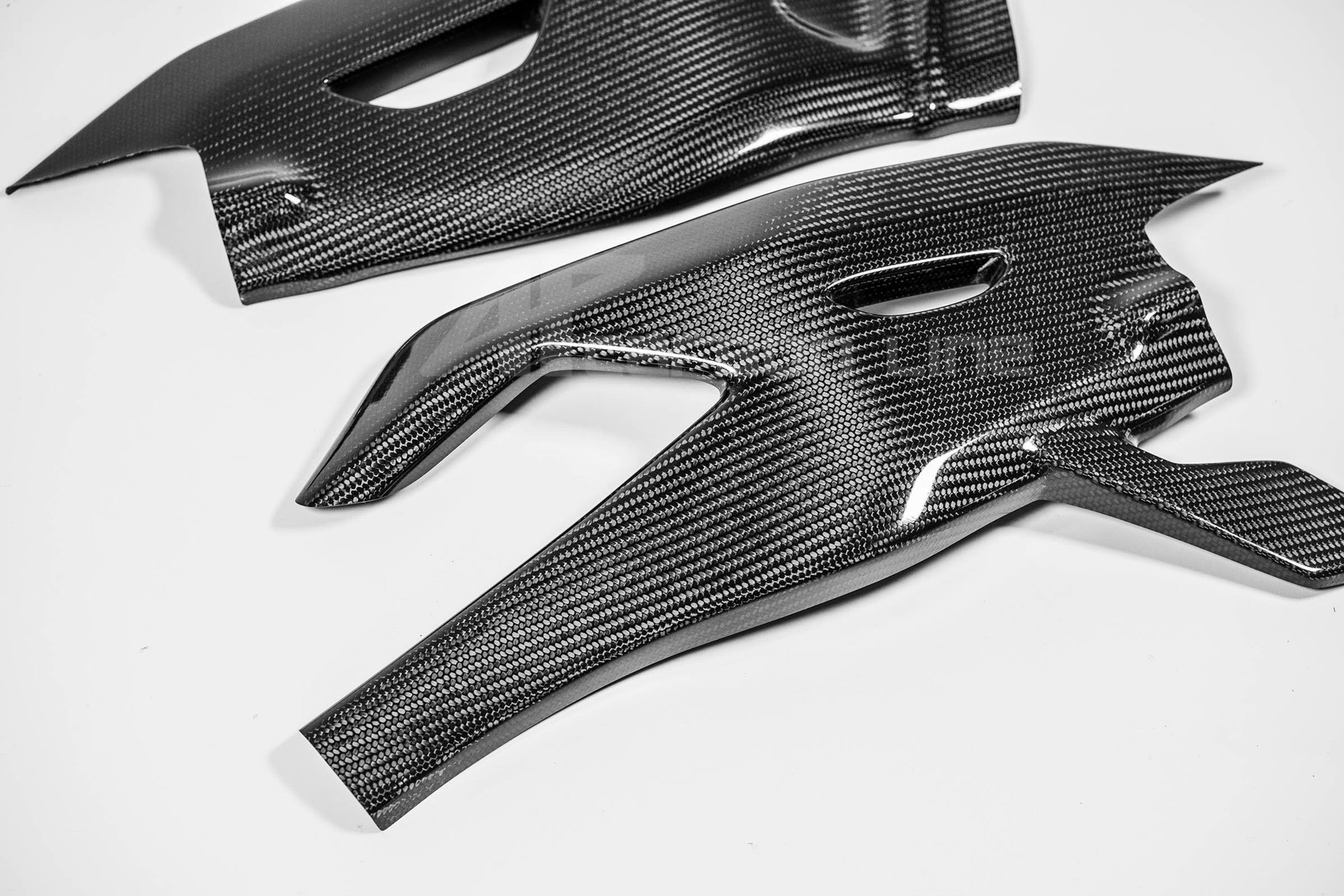 Cubrebasculantes 200 g AP Carbon Line Yamaha YZF-R1/M RN32, RN49 y RN65 (15-26) 
