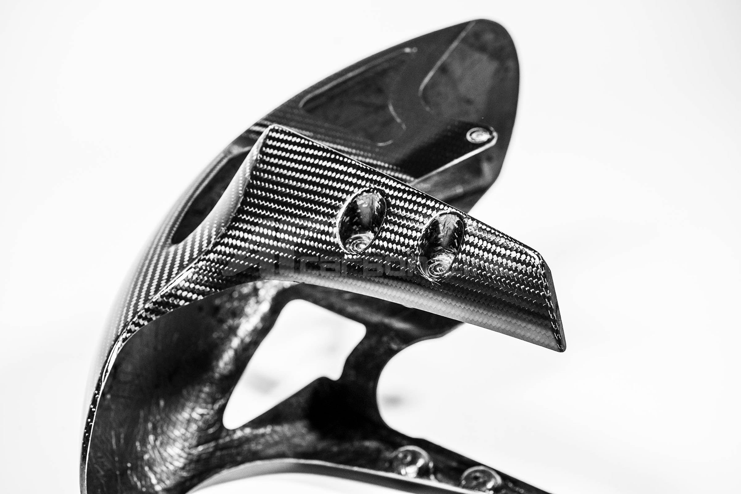 Guardabarros delantero 200g AP Carbon Line Yamaha YZF-R1/M RN32, RN49 y RN65 (15-25) 