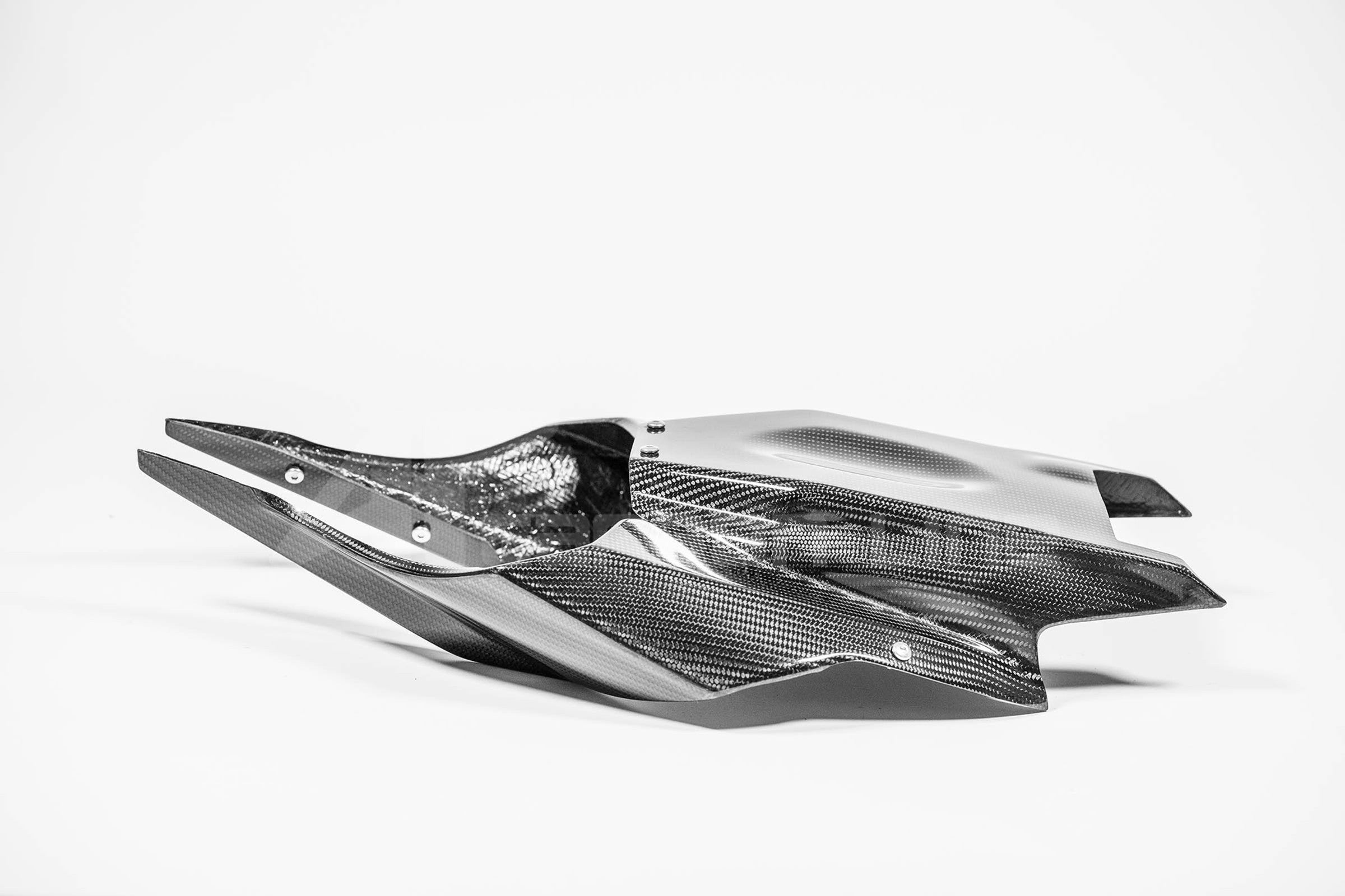 Carenado trasero 200 g AP Carbon Line Yamaha YZF-R1/M RN65 (20-26) 